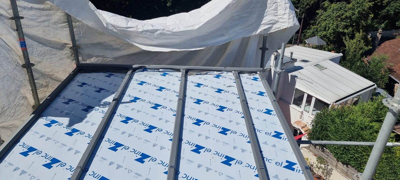Pose de zinc ElZinc sur toit-terrasse — avant traitement, Seine-et-Marne (77)